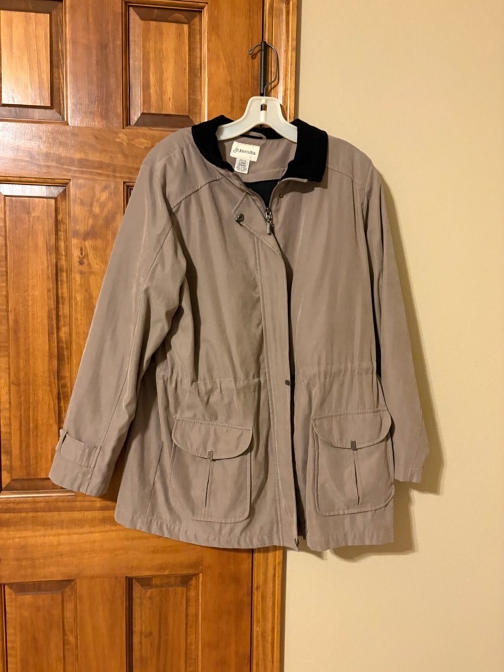 St. John’s Bay Vintage Classic Taupe Field Jacket with Black Velvet Collar ❤️